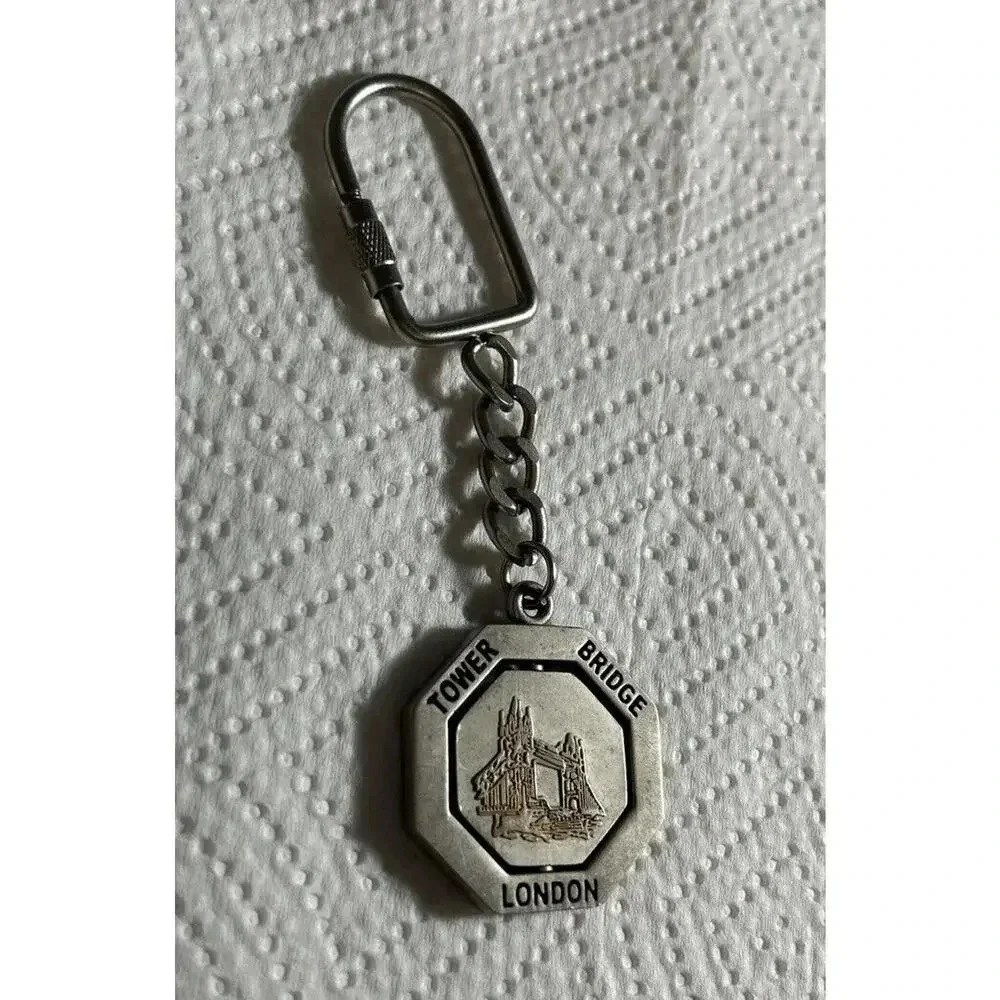 London Spinner Keychain England Souvenir City Sights Spinning Center Keyring